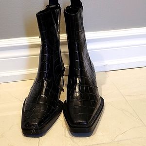 US 6 Zara Black ankle boot